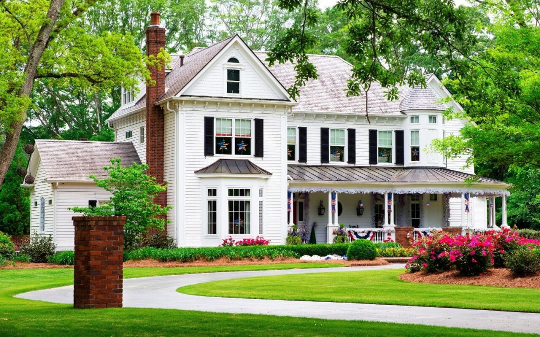 6 Pros and Cons of Buying an Older Home